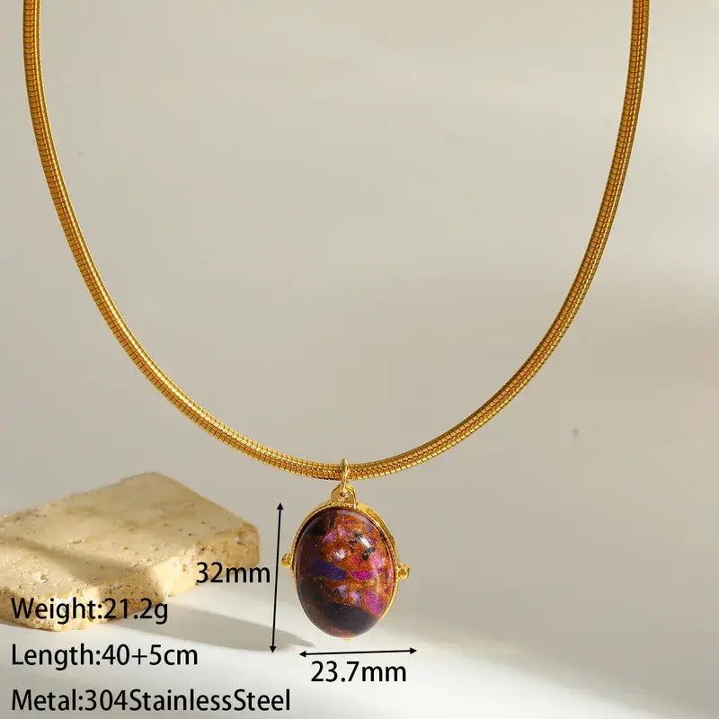 Oval Choker Necklace with Natural Stone – 18K Gold