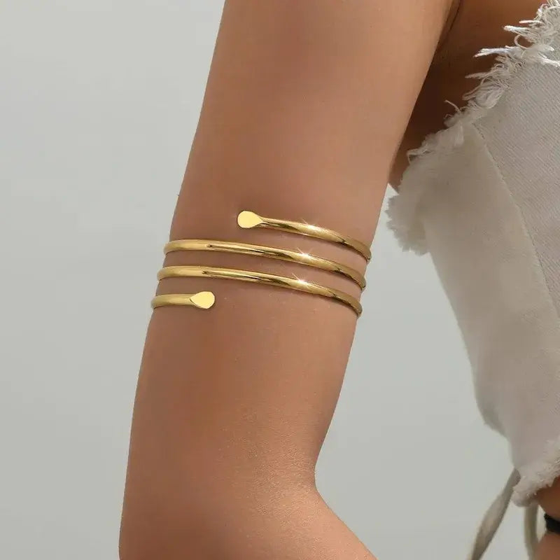 Arm Wrist Bracelet Jewelry in Gold and Silver