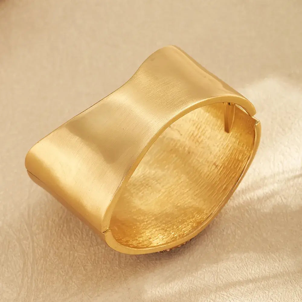 14K Gold Plated Amethyst Shell Oval Hinged Bracelet