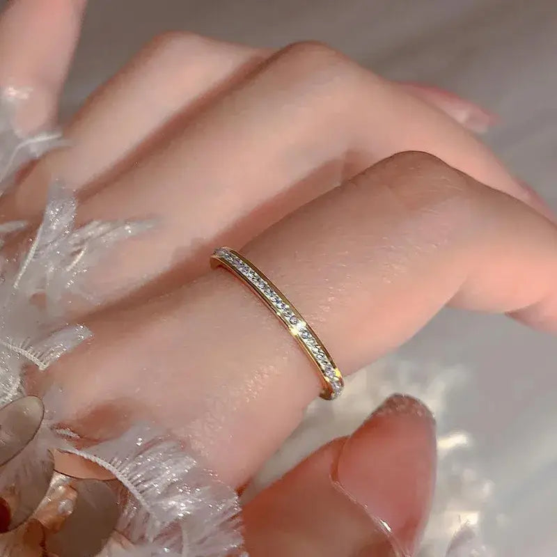 Starburst Dainty Ring – Titanium Steel Diamond Band