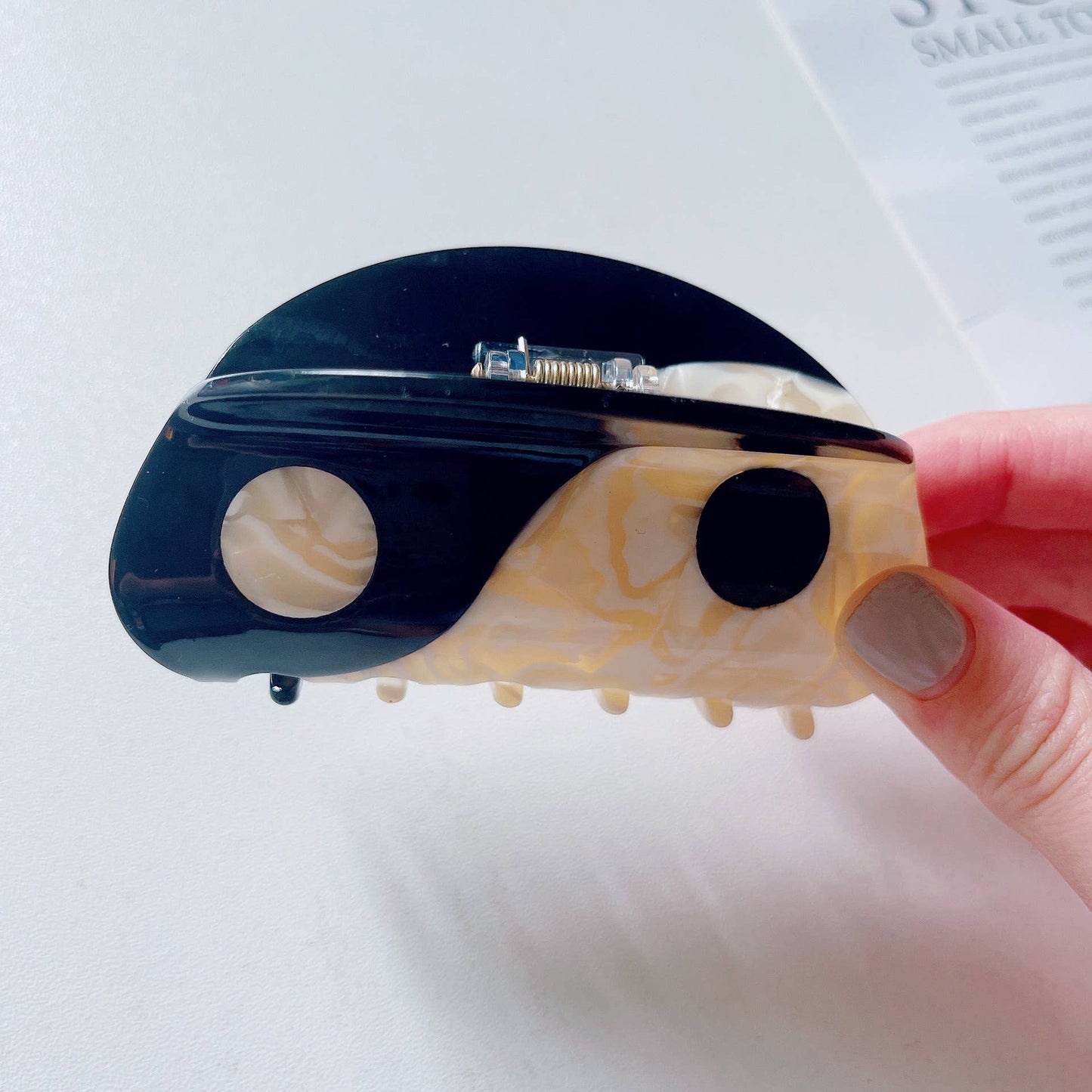 Yin Yang Hair Clip in Pink, Black or Coffe